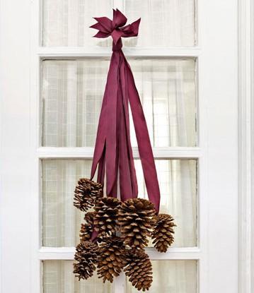 pinecone door hanger